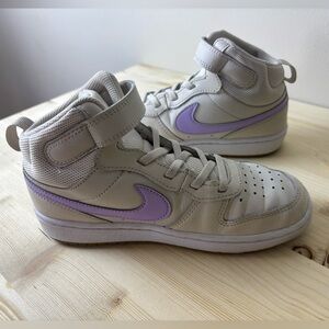 Nike Court Borough Mid 2 Big Kids' Light Orewood Brown/Bronzine/Lilac Bloom)
